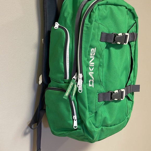 Dakine Mission Backpack - Picture 2 of 9